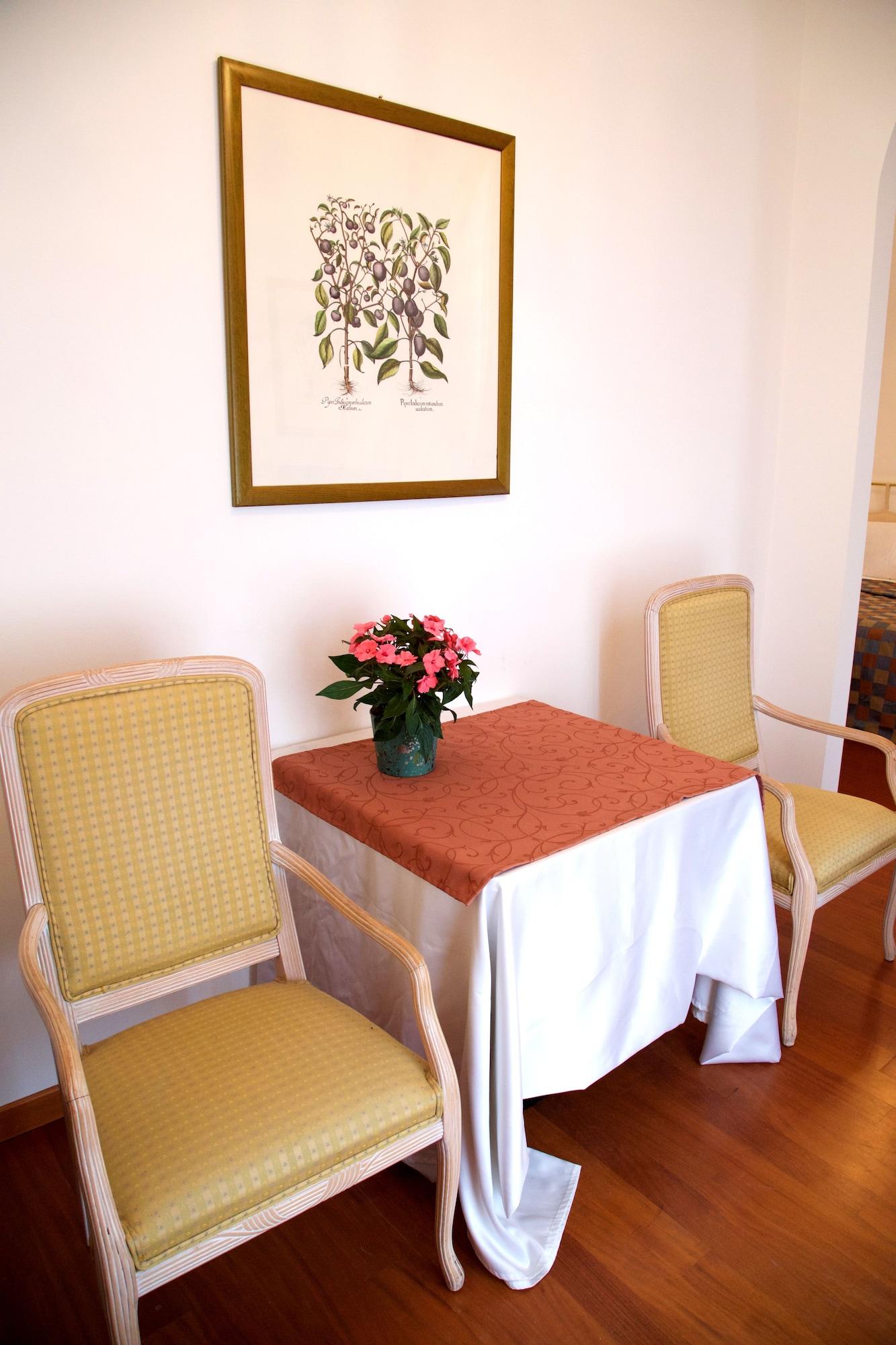 Grand Hotel Des Ambassadeurs Menton Exterior foto