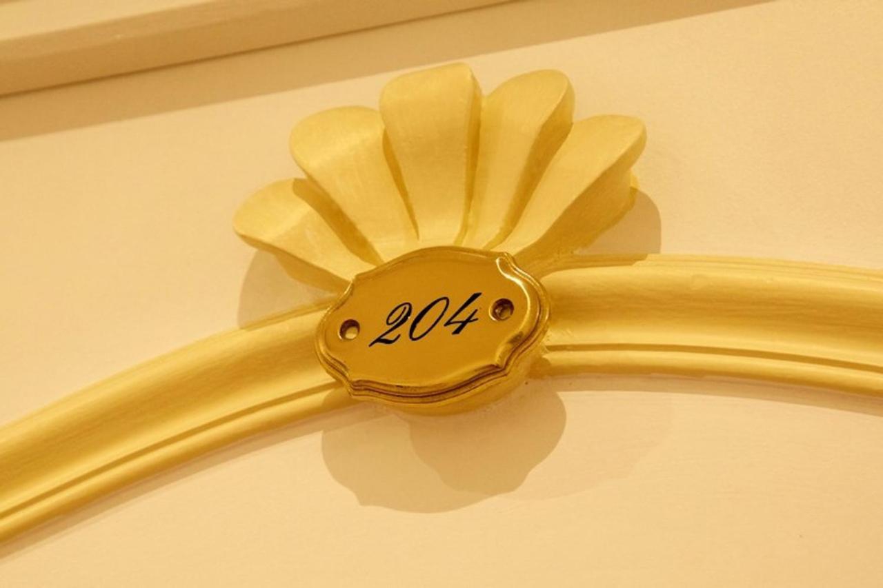 Grand Hotel Des Ambassadeurs Menton Exterior foto