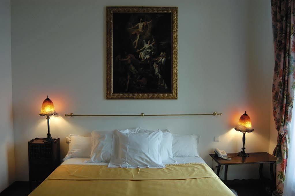 Grand Hotel Des Ambassadeurs Menton Exterior foto